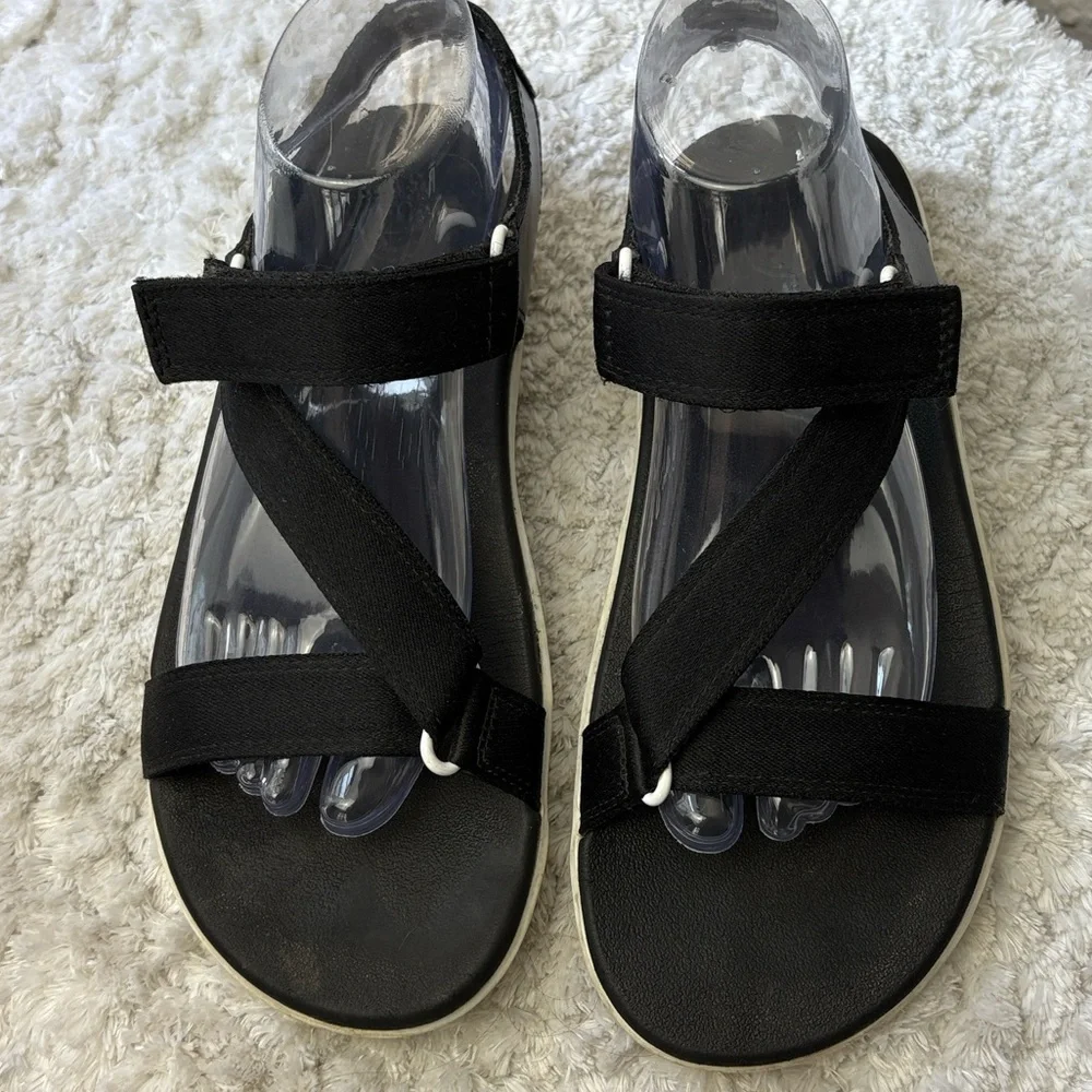 Dr. Martens Balfour Z-Strap Sandal